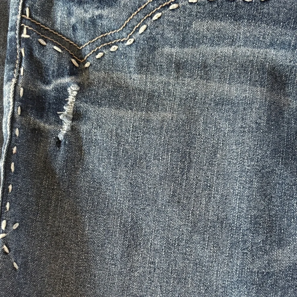 Tyte Jeans Women's Boot Cut in Classic Blue Size 5 EUC Distressed - Picture 6 of 10